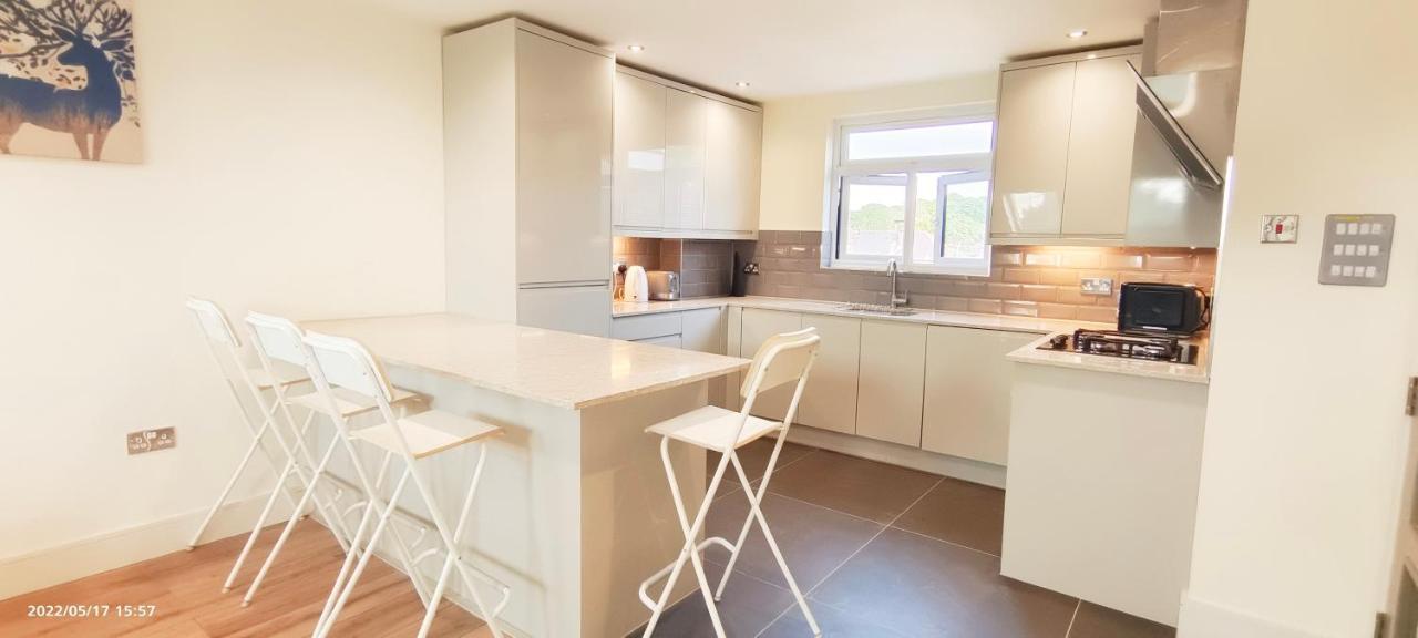 Top Floor Flat 5 Northwood Northwood  Екстериор снимка