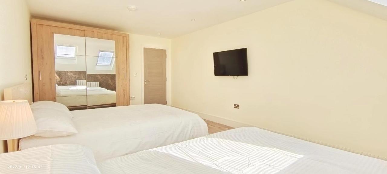 Top Floor Flat 5 Northwood Northwood  Екстериор снимка