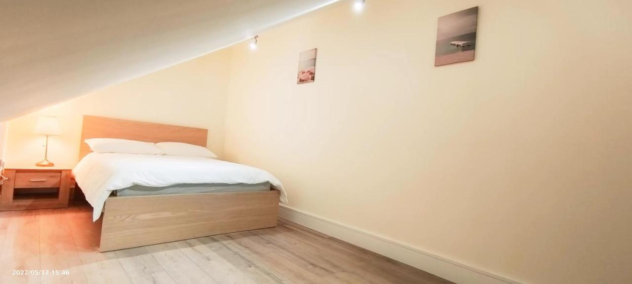 Top Floor Flat 5 Northwood Northwood  Екстериор снимка
