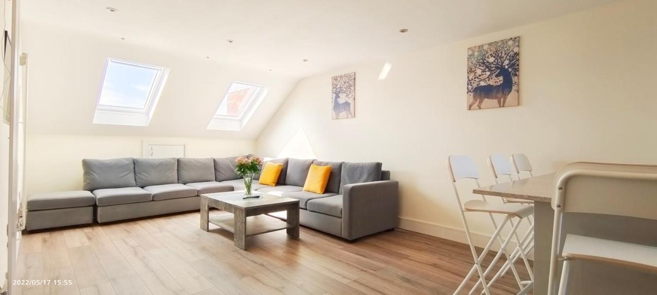 Top Floor Flat 5 Northwood Northwood  Екстериор снимка