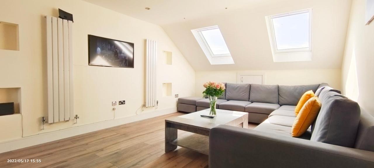 Top Floor Flat 5 Northwood Northwood  Екстериор снимка