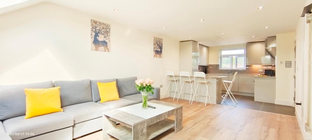 Top Floor Flat 5 Northwood Northwood  Екстериор снимка