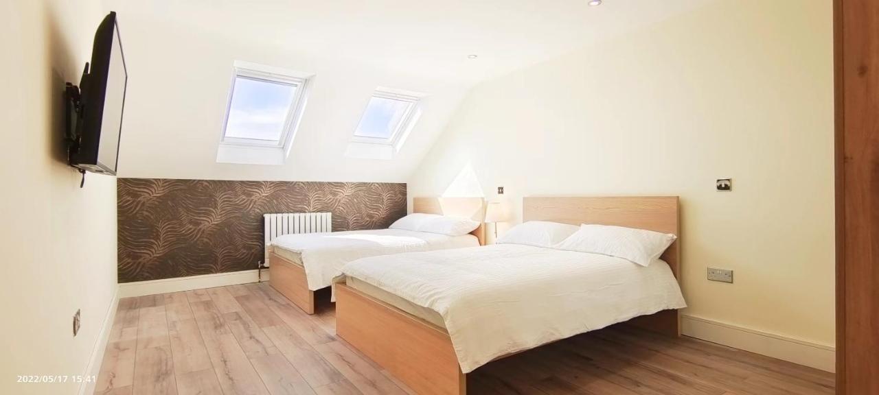 Top Floor Flat 5 Northwood Northwood  Екстериор снимка
